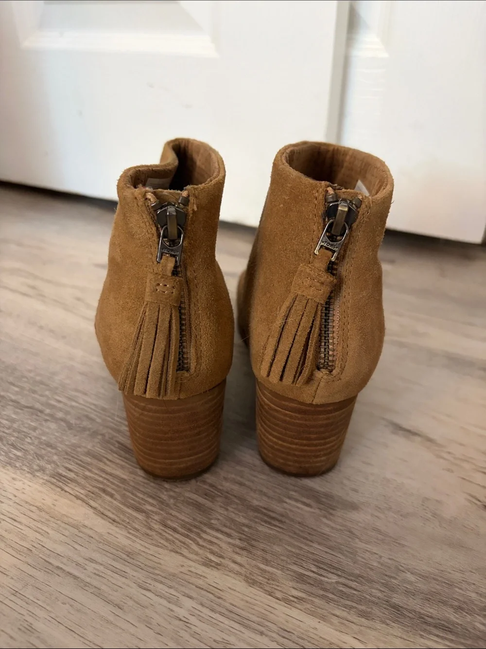 Toms sleek tan